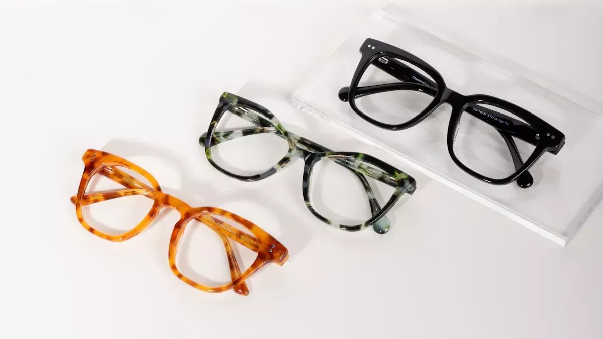 Reading Glasses Guide: Choosing the Right Pair