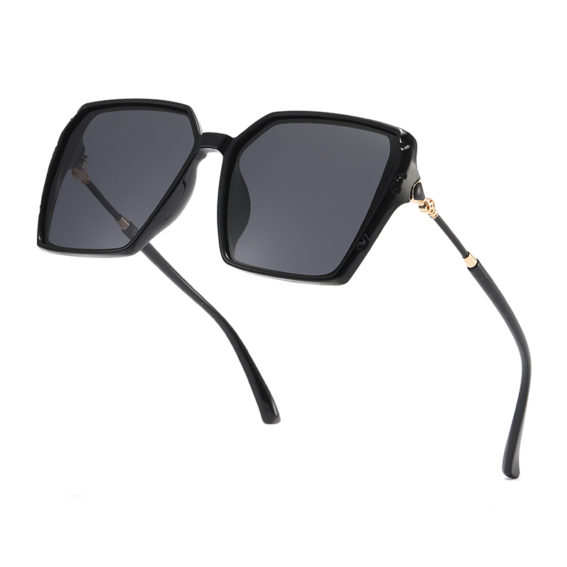 Stock แว่นกันแดด TR90 กรอบโลหะขนาดใหญ่ Women UV400 Protection #81790